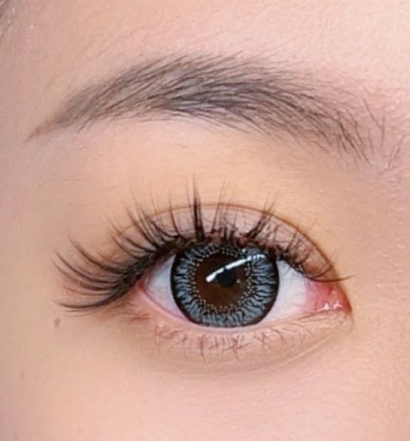 毛绒美睫眼部特写 – Noveau Beauty